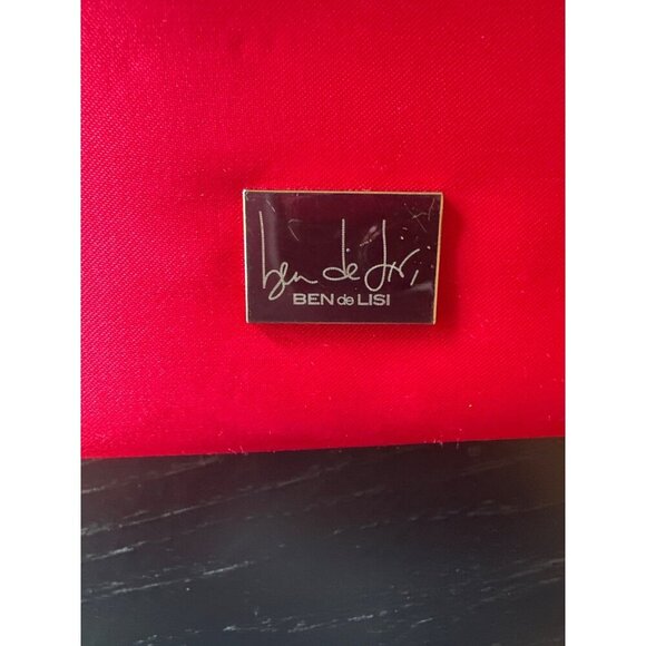 Ben De Lisi Red Pleated Clutch Purse With Snap Closure & Wrist Strap - Picture 4 of 7